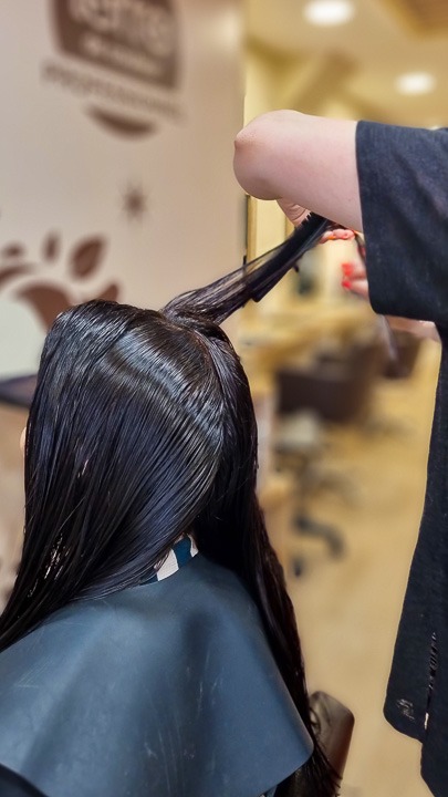 Terre de beauté, salon de coiffure à Arles spécialisé dans la coloration végétale