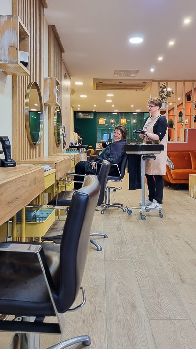 Terre de beauté, salon de coiffure à Arles spécialisé dans la coloration végétale